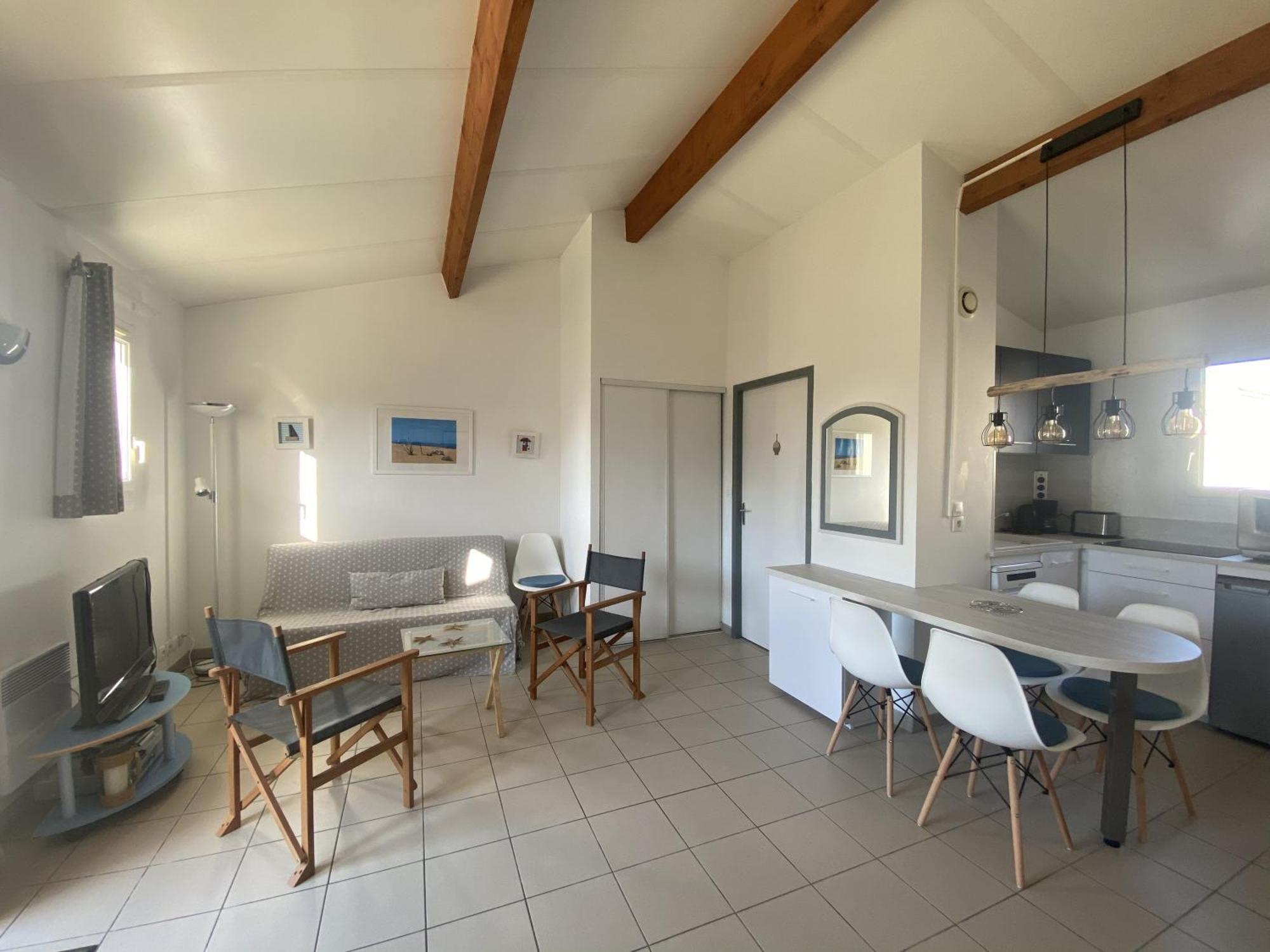 Maison Cosy Avec Piscine Partagee Le Château-dʼOléron Exterior foto